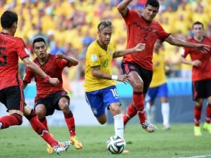 Fıfa 2014'te Ev Sahibi Brezilya, Meksika'ya Diş Geçiremedi