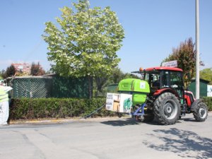 Karatay'da yeşil alan ve parklar ilaçlanıyor