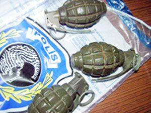 Kömürlükte poşet içinde 3 el bombası bulundu
