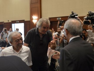Kılıçdaroğlu'yla görüşen sanatçılar Ekmeleddin'e tepkili