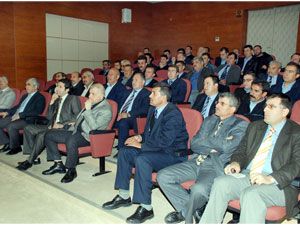 Şoför ve vatmanlara iletişim semineri verildi