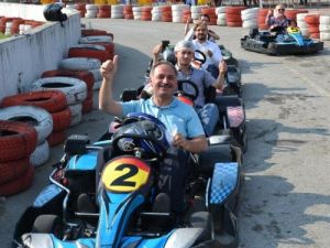 Bursa İş Dünyası Go Kart İle Stres Attı