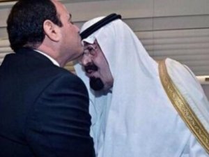 Darbeci Sisi Kral Abdullah'ı alnından öptü