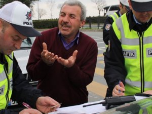 Trafikte makas atana hapis geliyor
