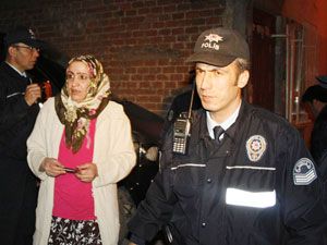 Pompalı tüfekle hırsızları kovaladı