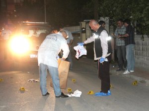 Cinayet zanlısını çeken gazetecilere polisten engelleme