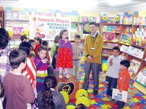 NT Mağazalarından kitap ve çocuk şenliği