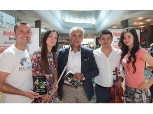 Yazar Buhari, Adana’da Okurlarıyla Buluştu