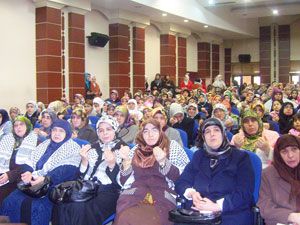 Kayıtsız kalamayız