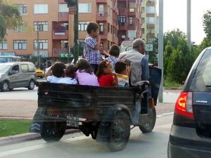 Triportörde 9 kişilik tehlikeli yolculuk