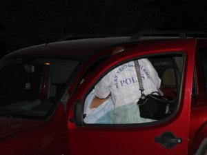 Direksiyon başında ölü bulundu