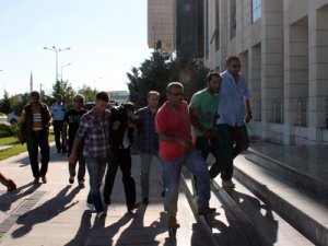 Cinayet zanlıları adliyeye sevk edildi