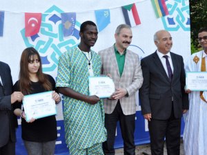 Konya TÖMER'de mezuniyet coşkusu