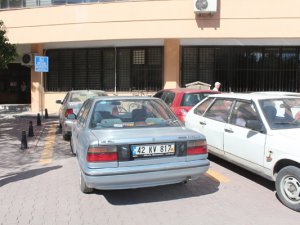 Engelli park yerleri işgal ediliyor