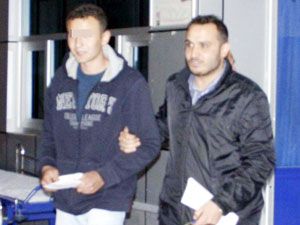 Sevgilisine kızıp sağa sola ateş etti