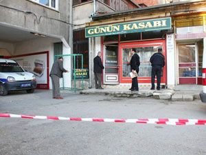 Kasabın vitrinini boşalttılar