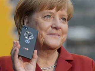 Merkel kriptolu telefonuna kavuştu