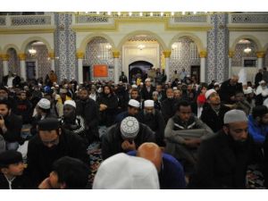 Kâbe İmamı: Biz İslam'a Hizmet İçin Yarışan Türkleri Çok Seviyoruz