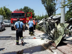Hurdaya dönen otomobil sürücüsü yaralandı