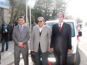 Çumra Belediyesi’ne araç hediye edildi