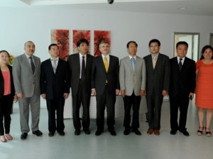 Çinli heyet Başkan Akyürek'i ziyaret etti