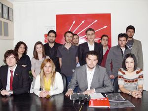 CHP’li gençlerin üst geçit eleştirisi
