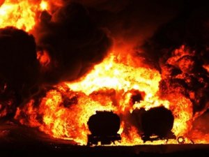 Afganistan’da 400 tanker yandı
