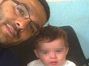 6 aylık bebeği minibüsün altına terk ettiler