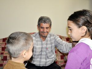 Kimsesiz iki kardeşe koruyucu aile sahip çıktı