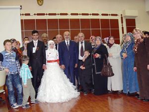 Zülfikar Gazi kızını evlendirdi