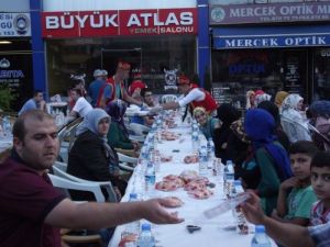 Termeli Esnaf Ve Vatandaş İftar Sofrasında Buluştu