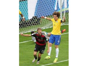 Almanya, Brezilya Karşısında İlkyarıyı 5-0 Önde Tamamladı, Klose Tarihe Geçti