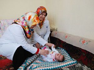 Meram Belediyesi’nden yeni doğan bebeklere ziyaret