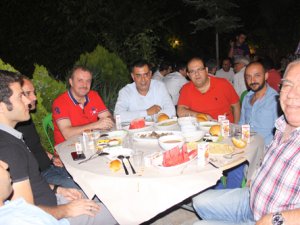 Basketbol camiası iftarda buluştu