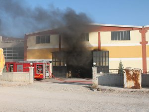 Vinç üretimi yapan fabrikada patlama: 1 yaralı