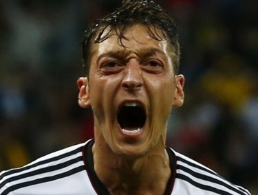 Mesut Özil Türkiye'yi unutmadı