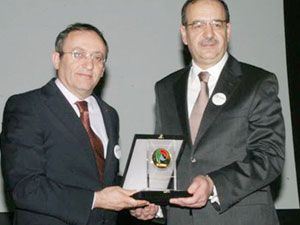 Büyükhelvacıgil’e ödül
