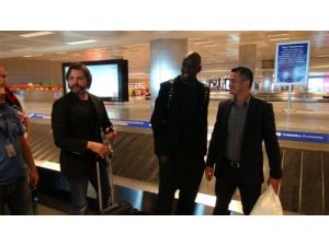 Demba Ba, Beşiktaş İçin İstanbul'a Geldi