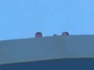 42'nci kattan atlamaya kalktı