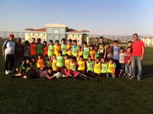 Karapınar’da yaz futbol okulu açıldı