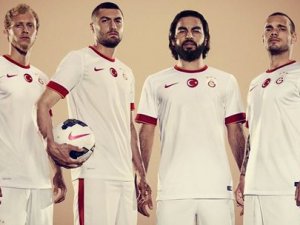 "G.Saray forma yerine pijama tasarlamış"