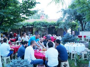 Somuncu Grup iftarda dostlarıyla buluştu