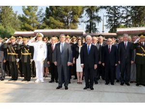 Gül, Kktc'de Atatürk Anıtı'nda Düzenlenen Törene Katıldı