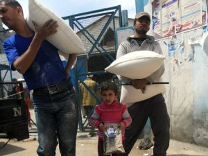 Gazze'de gıda ve ilaç stokları tükendi
