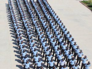 40 polis meslekten ihraç edildi