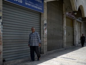 Filistinli esnaf kepenk kapattı