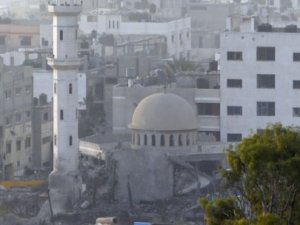 İsrail ordusu 3 camiyi vurdu