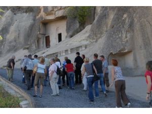 Kapadokya Bayrama Dolu Giriyor