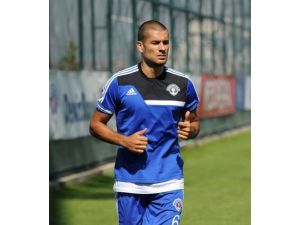 Kasımpaşa'da Eren Derdiyok 6 Ay Sahalardan Uzak Kalacak