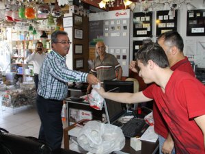 Başkan Hançerli, esnafa kandil simidi ikram etti